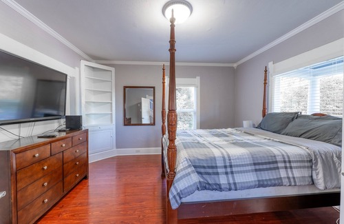 Hilltop House | Charming Downtown Tacoma Home!!