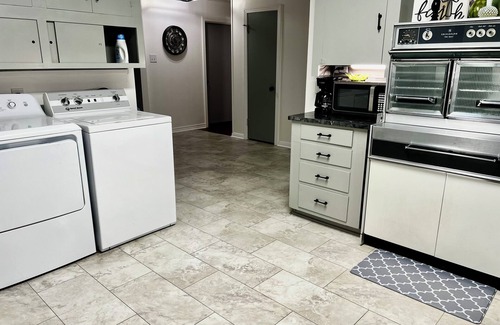 Lake Charles House | Charming Downtown Getaway