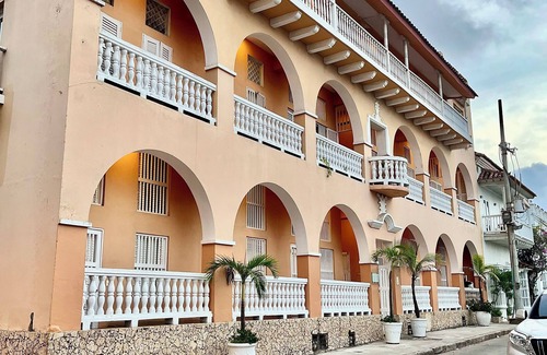 Centro Apartment | Charming Duplex 2-bedroom duplex with private Jacuzzi in Cartagena Old City.