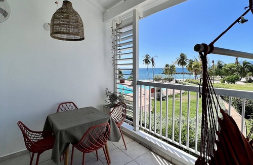 Pointe de la verdure Apartment | Charming duplex 53 m2 sea view, beach access.