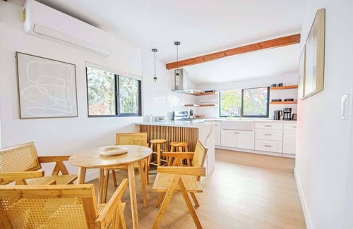 Los Feliz House | Charming duplex 6B3B In Los Feliz