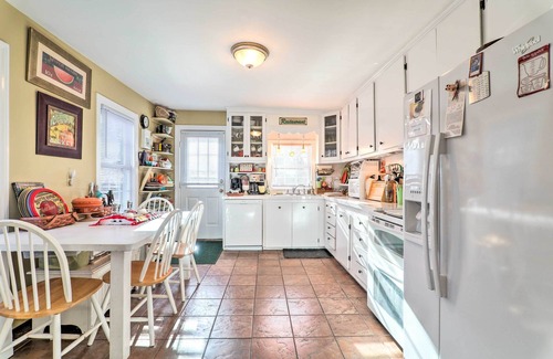 East Falmouth Cottage | Charming East Falmouth Home w/Hot Tub!