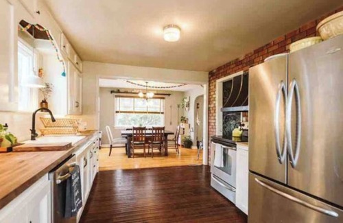 Olympia House | Charming Eastside Bungalow near downtown, a great park, and I-5!