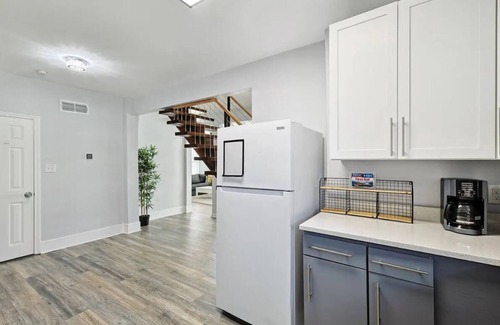 Kessler House | Charming Edgefield Retreat - Steps from Bishop Arts