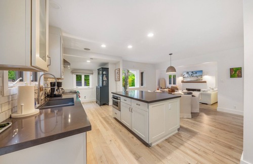 Melrose House | Charming Edinburgh 3 bdr villa with pool!