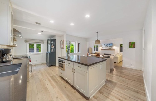 Melrose House | Charming Edinburgh 3 bdr villa with pool!