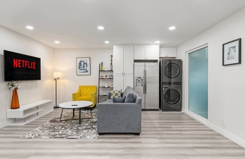 Altadena Apartment | Charming Elegant Retreat in the San Gabriel Valley