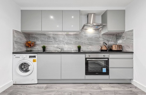 Highgate Apartment | Charming Ensuite Room in Finsbury Park London N19