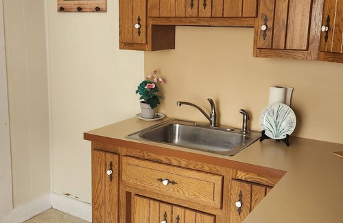 White Mills House | Charming entire 2nd floor of house with WiFi in wonderful Hawley