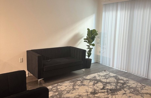 Hollywood Hills West Bed & Breakfast | Charming entire unit in delightful West Hollywood with AC, WiFi +