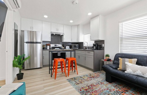 San Gabriel House | Charming Escape Queen bed with private washer and dryer