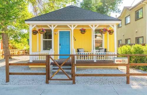 Old Southwest House | Charming Family 2BR Midtown Reno - Pets Welcome