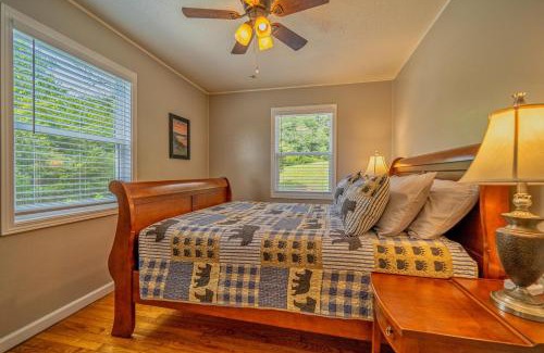 Dandridge House | Charming Family Lakeview Cottage 3 min to lake