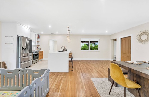 Westchester House | Charming Family Retreat in Miami: 10 Min from Miami International Airport