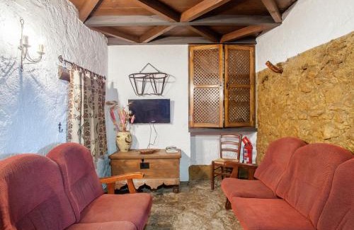 Algarinejo House | Charming Farmhouse Retreat