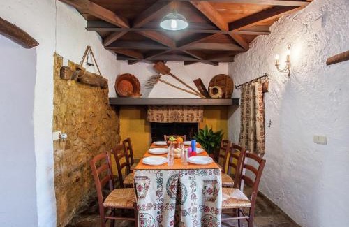 Algarinejo House | Charming Farmhouse Retreat