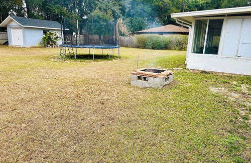 Ocala House | Charming Farmhouse 3-bedroom with WiFi in Ocala