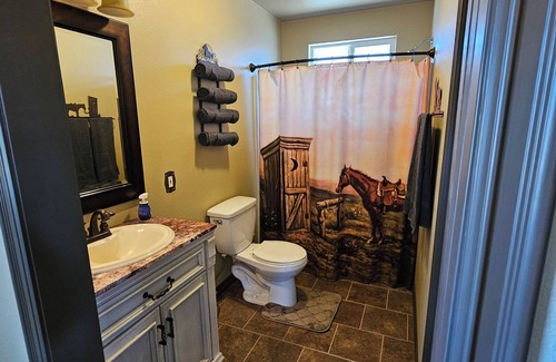 Hemet Other | Charming farmhouse in peaceful Hemet with WiFi and AC