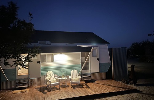 Tehachapi House | Charming Farmhouse in a Travel Trailer