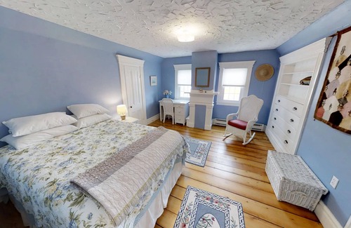Mid-Coast and Islands Other | Charming farmhouse located near Live Well Farm, and Stover's Beach