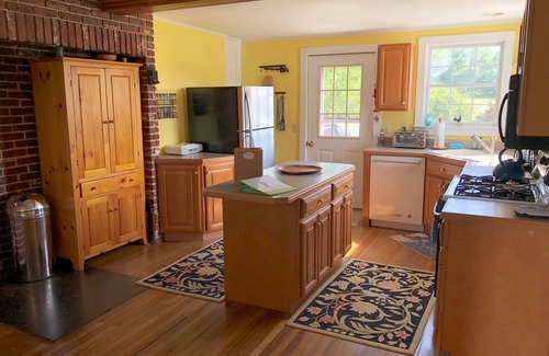 Mid-Coast and Islands Other | Charming farmhouse located near Live Well Farm, and Stover's Beach