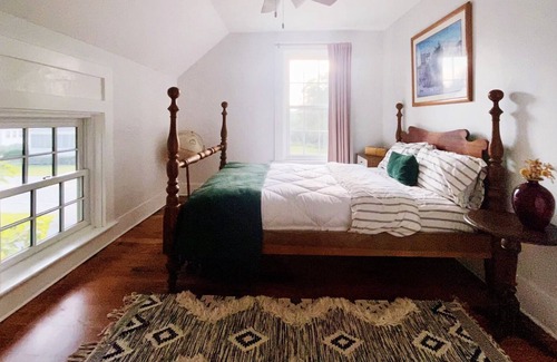 Chester House | Charming farmhouse on a peaceful street in the heart of Chester.