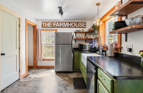 Jay Other | Charming Farmhouse, Sauna - 4 bedrooms, WiFi, AC in Upper Jay