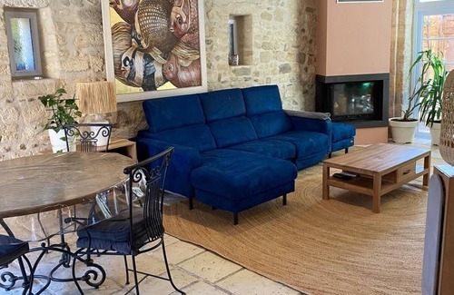 Avignon Other | CHARMING FARMHOUSE WITH WOODED GROUNDS AND SWIMMING POOL