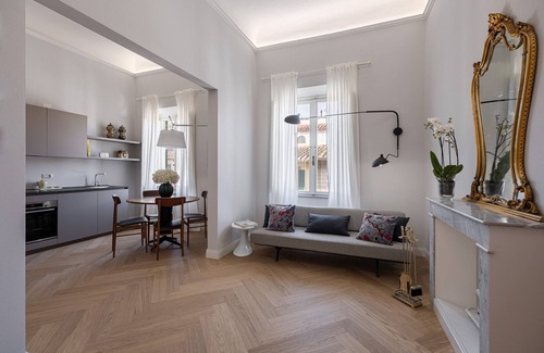 Santa Croce Apartment | Charming Flat in Florence