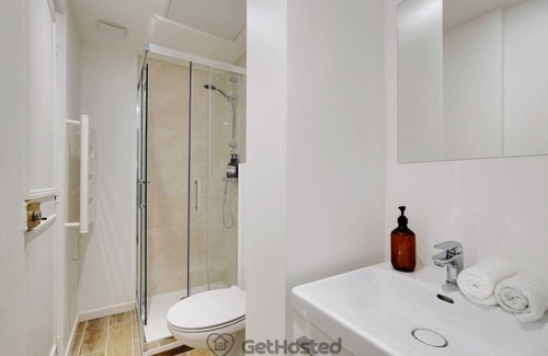 Quartier de la Porte-Saint-Denis Apartment | Charming flat in the heart of Paris - GetHosted