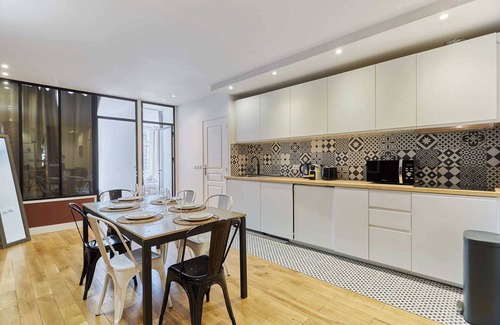 Les Halles Apartment | Charming Flat in the Heart of Paris