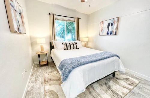 Lincoln Acres Apartment | Charming Flat Near The City