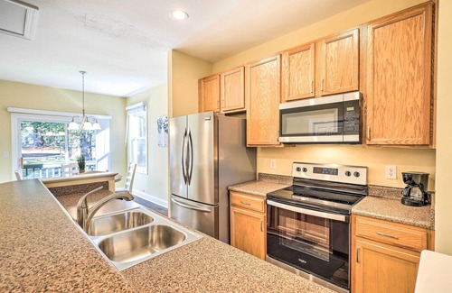 Flat Rock House | Charming Flat Rock Townhome w/On-Site Trails
