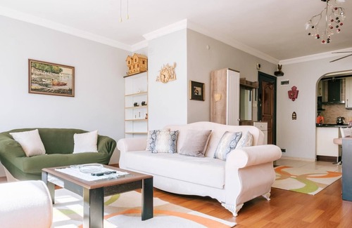 Moda Apartment | Charming Flat w Balcony 5 min to Moda Coast