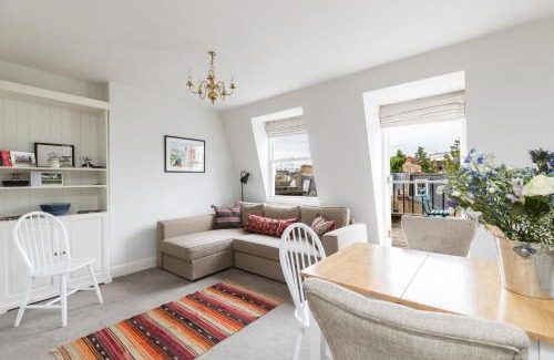 Warwick Apartment | Charming flat with balcony in Pimlico