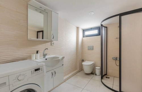 Osmanbey Apartment | Charming Flat with Patio in Nisantasi