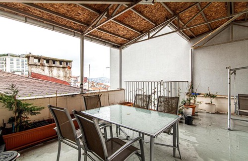 Cihangir Apartment | Charming Flat with Terrace near Taksim Square