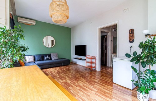 Cihangir Apartment | Charming Flat with Terrace near Taksim Square