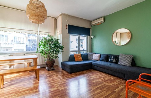 Cihangir Apartment | Charming Flat with Terrace near Taksim Square