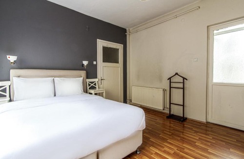 Cihangir Apartment | Charming Flat with Terrace near Taksim Square
