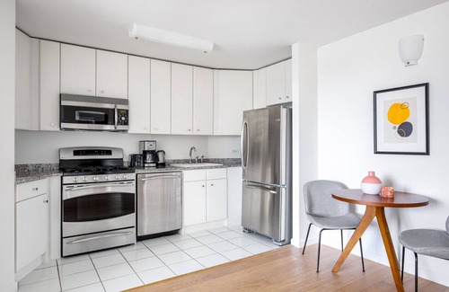 Union Square Apartment | Charming Flatiron 1BR w/Gym, Doorman, near USQ, train, by Blueground