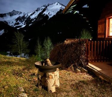 La Chapelle-d'Abondance Ski Chalet | Charming, cosy chalet nestled in a breathtaking surrounding with spectacular, stunning mountain views