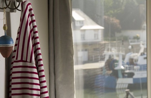 Port-en-Bessin-Huppain Apartment | Charming apartment in a small fishing harbour from Normandy. 2 nights minimum.