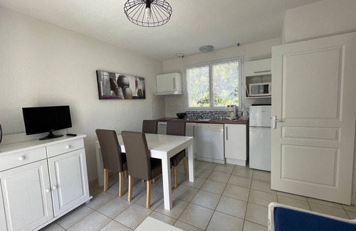 Saint-Brevin-l'Ocean House | Charming Maisonette with Pool, Terrace, and Private Parking near Atlantic Coast