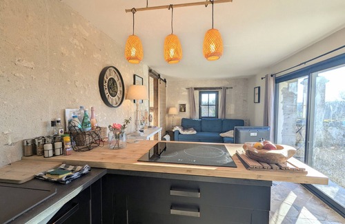 Saint-Cyran-du-Jambot Cottage | Charming cottages in Berry with pool and spa