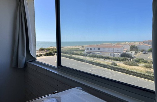 Saint-Hilaire-de-Riez Apartment | Charming studio near beach, pets allowed