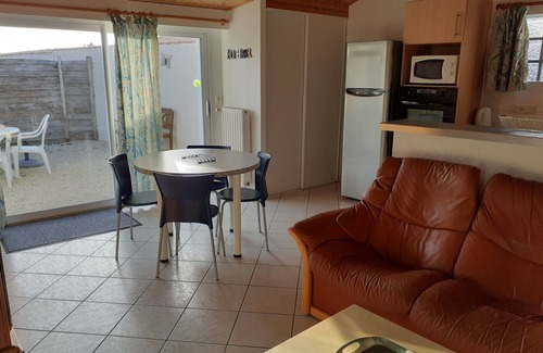 Bourgenay Cottage | Charming renovated house with Wi-Fi, near Port Bourgenay