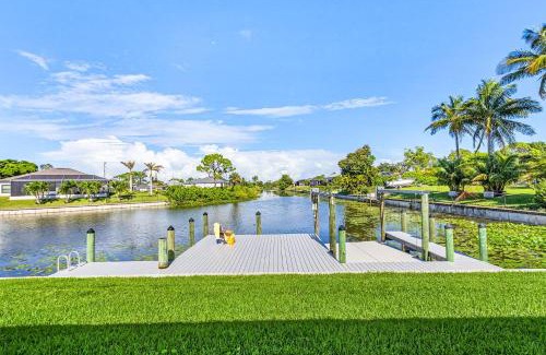 Trafalgar House | Charming Freshwater View - Fish and Frolic Retreat - Roelens