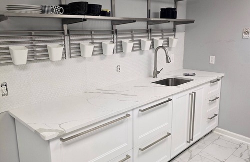 Stone Mountain Apartment | Charming full featured 2-bedroom apartment with WiFi in Stone Mountain!