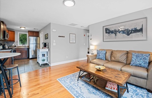 North Waltham Condo | Charming, fully renovated, private 2-bedroom condo in pleasant Waltham